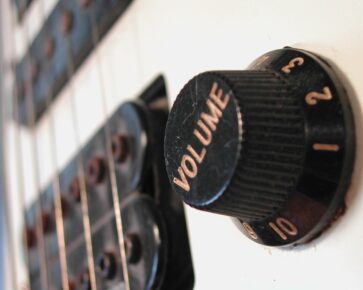 Hluk - elektrická kytara - volume