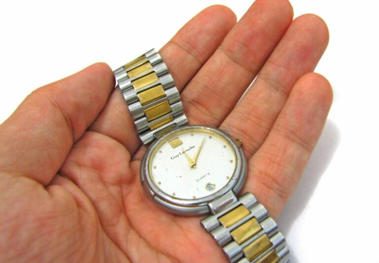 Náramkové hodinky - dlaň - ruka