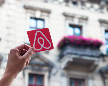 Regulace Airbnb rekolaudace